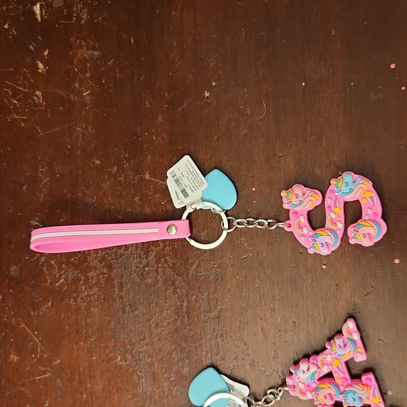 CLAIRS HOT PINK UNICORN LETTER KEY CHAINS - Picture 5 of 7